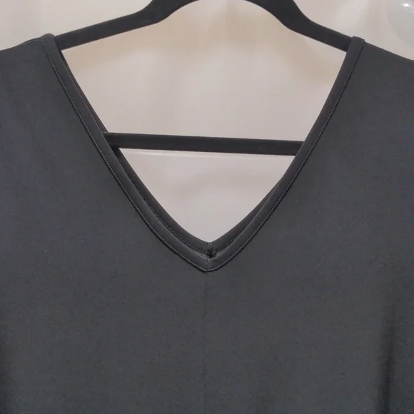 Roaman's Plus Size Black Short Sleeve V-Neck Swing Dress Size 14/16 M NEW - Picture 2 of 7